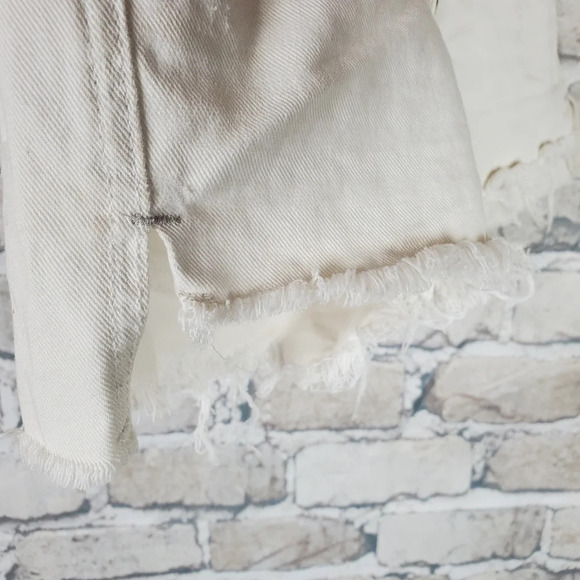 Free People Runaway Slouch Cutoffs Button Fly Cream Denim Size 24 Festival - Picture 10 of 16